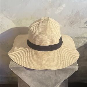 Elegant Cream Sun Hat with Black Band